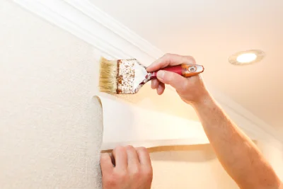 Pose de papier peint à Gueltas — revêtements muraux et toiles de verre
